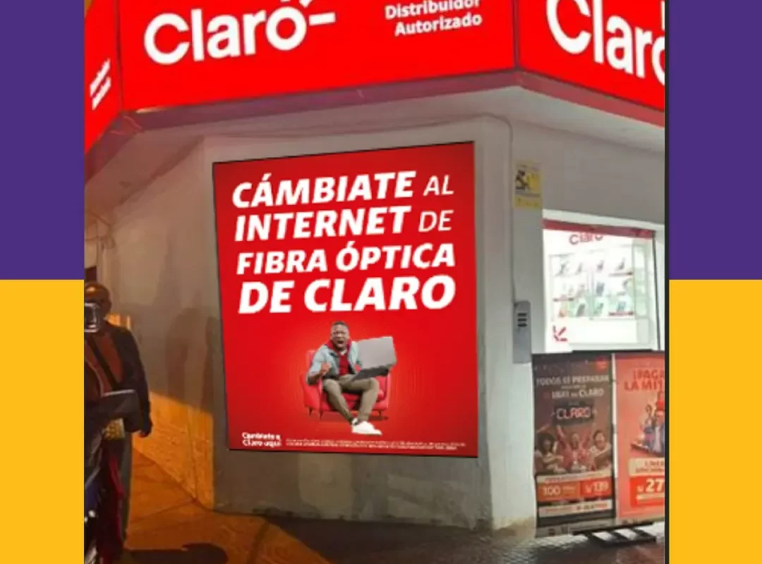 Paneles y vallas Claro